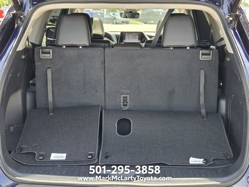 Used 2022 Toyota Highlander XLE FWD image 13