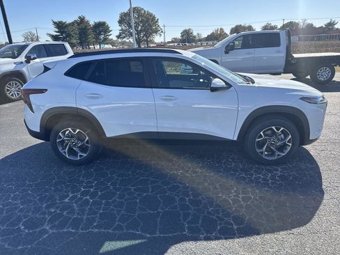 New 2026 Chevrolet Trax LT w/ Driver Confidence Package image 6