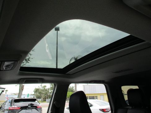 Used 2017 Toyota 4Runner SR5 Premium image 19