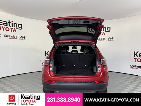 Used 2025 Jeep Compass Limited AWD/4WD image 17