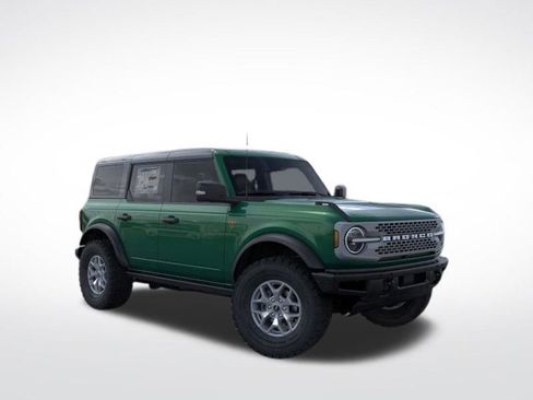 New 2025 Ford Bronco Badlands image 8