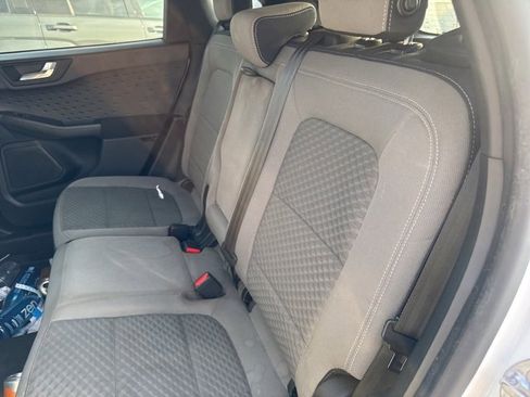 Used 2020 Ford Escape SE image 11