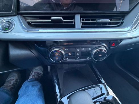 Certified 2025 Chevrolet Trax LT w/ LT Convenience Package image 15