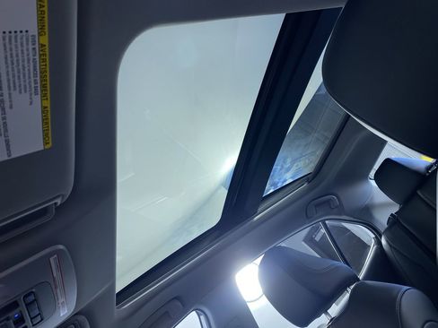 Used 2023 Toyota Camry XSE w/ Cold Weather Package image 10