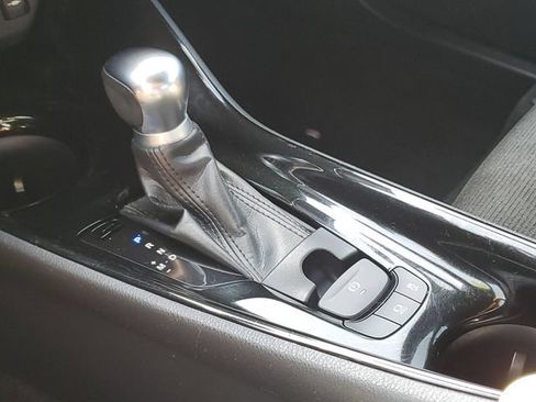 Used 2019 Toyota C-HR XLE FWD image 20