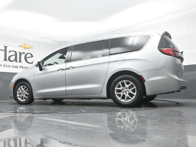 Used 2024 Chrysler Pacifica Touring-L FWD image 61