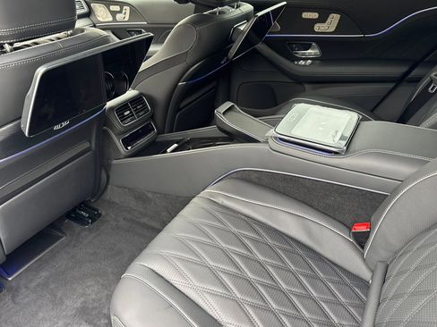 New 2026 Mercedes-Benz Maybach GLS 600 4MATIC image 21