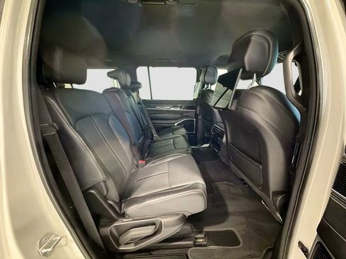 Used 2022 Jeep Wagoneer Series III w/ Convenience Group I image 26