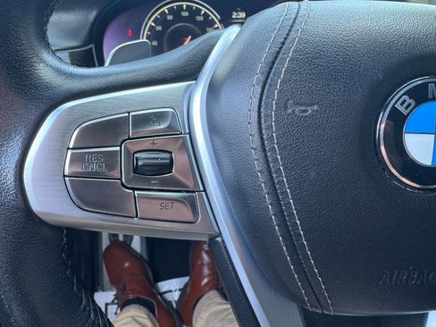 Used 2016 BMW 750i image 18