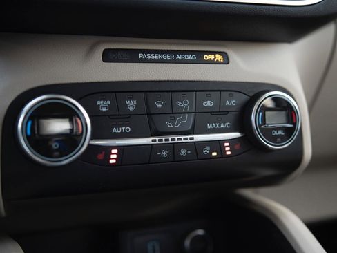 Used 2020 Ford Escape Titanium AWD/4WD image 9
