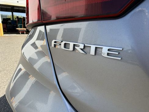 Used 2024 Kia Forte LXS FWD image 11