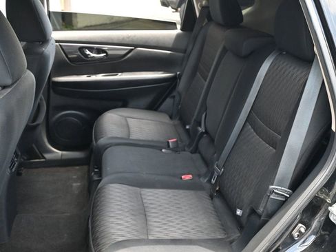Used 2020 Nissan Rogue SV w/ Premium Package FWD image 16