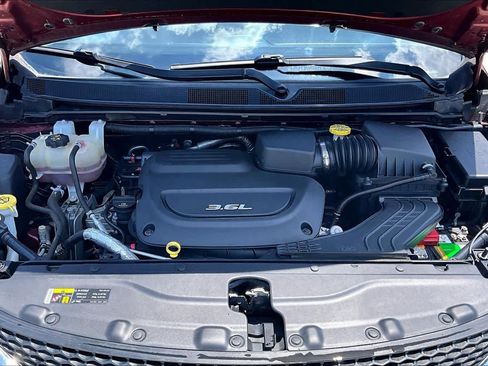 Used 2017 Chrysler Pacifica Touring-L Plus w/ Advanced Safetytec Group FWD image 30