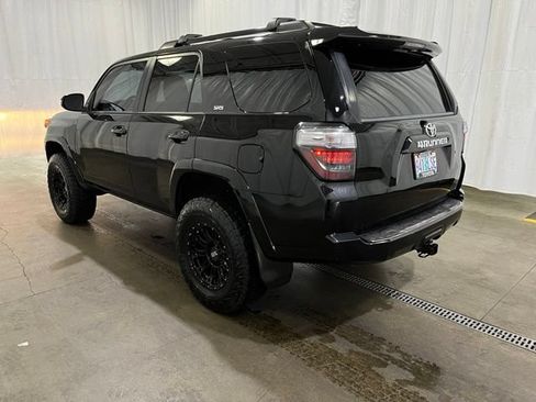Certified 2019 Toyota 4Runner SR5 AWD/4WD image 6