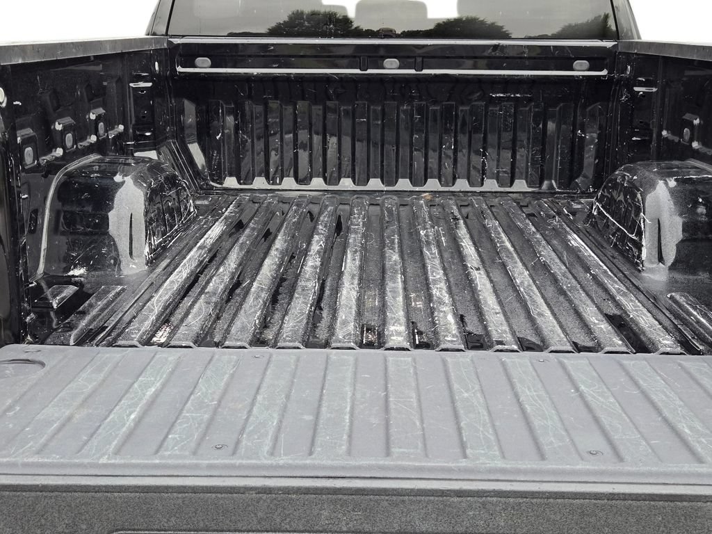 Used 2025 Chevrolet Silverado 1500 LT AWD/4WD image 12