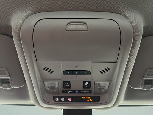 Used 2020 GMC Terrain SLT w/ Preferred Package FWD image 25