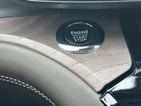 Certified 2022 Ford Explorer Platinum w/ Equipment Group 601A image 24