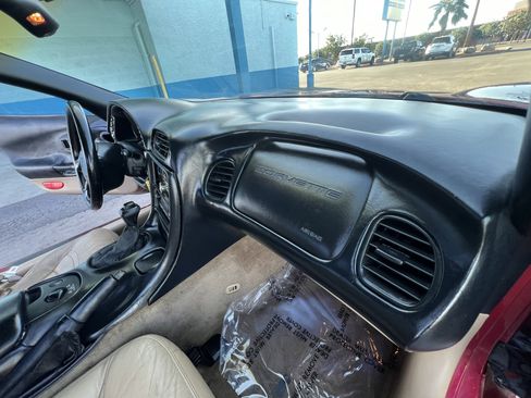 Used 2002 Chevrolet Corvette Convertible w/ Preferred Equipment Group2 image 16