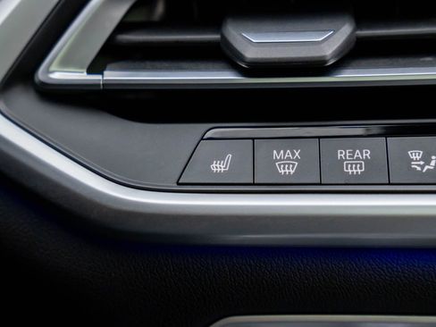 Used 2023 BMW X6 xDrive40i w/ M Sport Package image 30