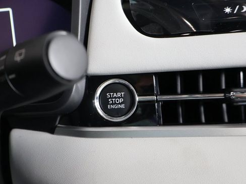 Used 2025 Mitsubishi Outlander AWD image 46