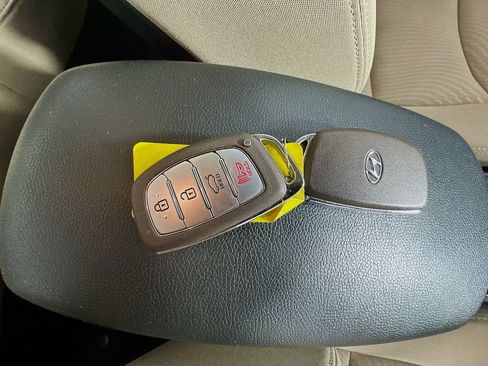 Used 2016 Hyundai Elantra Value Edition FWD image 40