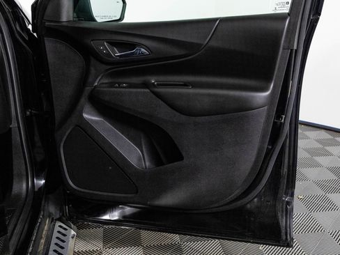 Used 2020 Chevrolet Equinox LT image 43