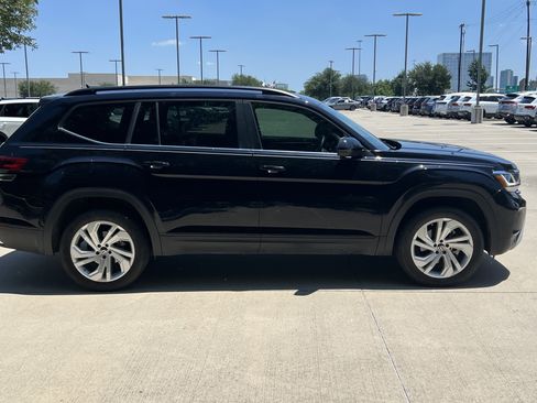Certified 2023 Volkswagen Atlas SE FWD image 11