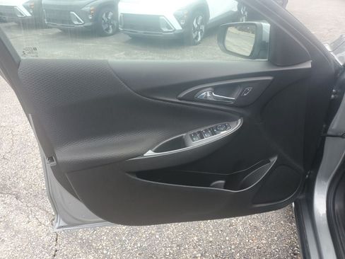 Used 2025 Chevrolet Malibu LT FWD image 17