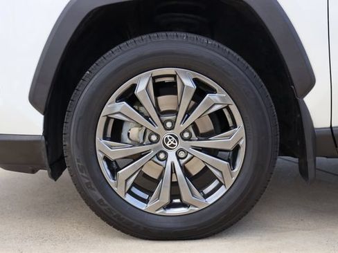 Certified 2022 Toyota RAV4 Limited AWD/4WD image 9