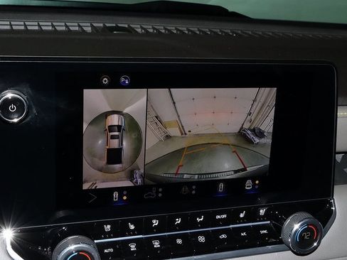 Used 2024 Chevrolet Colorado ZR2 w/ ZR2 Convenience Package III image 22