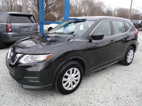 Used 2017 Nissan Rogue S image 1