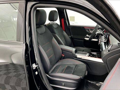 Used 2026 Mercedes-Benz GLB 35 AMG 4MATIC image 6