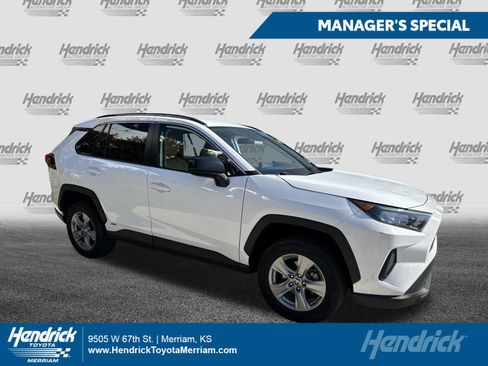 Used 2022 Toyota RAV4 LE AWD/4WD image 1