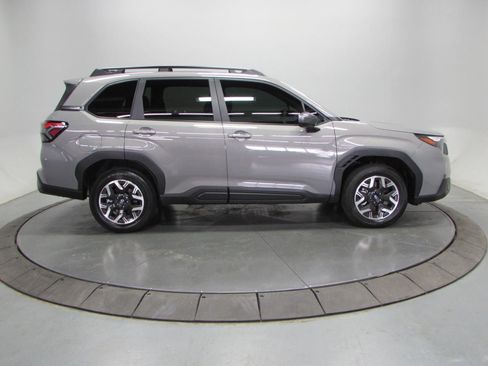 Used 2026 Subaru Forester Premium AWD/4WD image 8