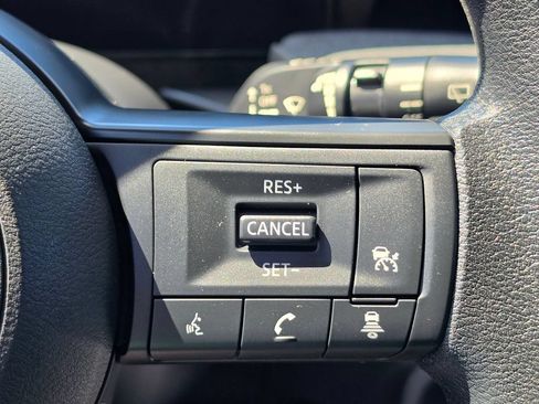Used 2025 Nissan Kicks SV FWD image 18