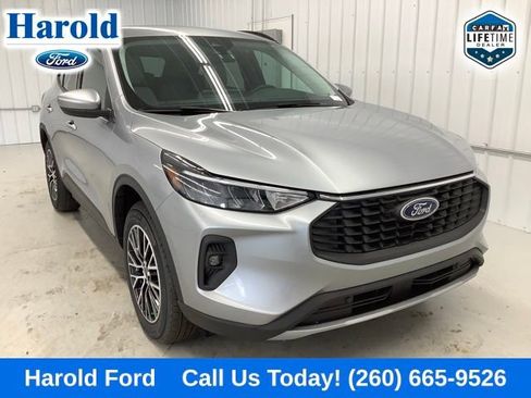 Used 2024 Ford Escape SE image 1