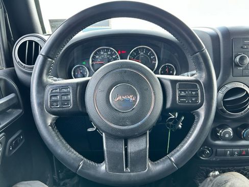 Used 2016 Jeep Wrangler Unlimited Willys image 22