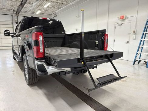 Used 2024 Ford F250 Lariat w/ Chrome Package image 16