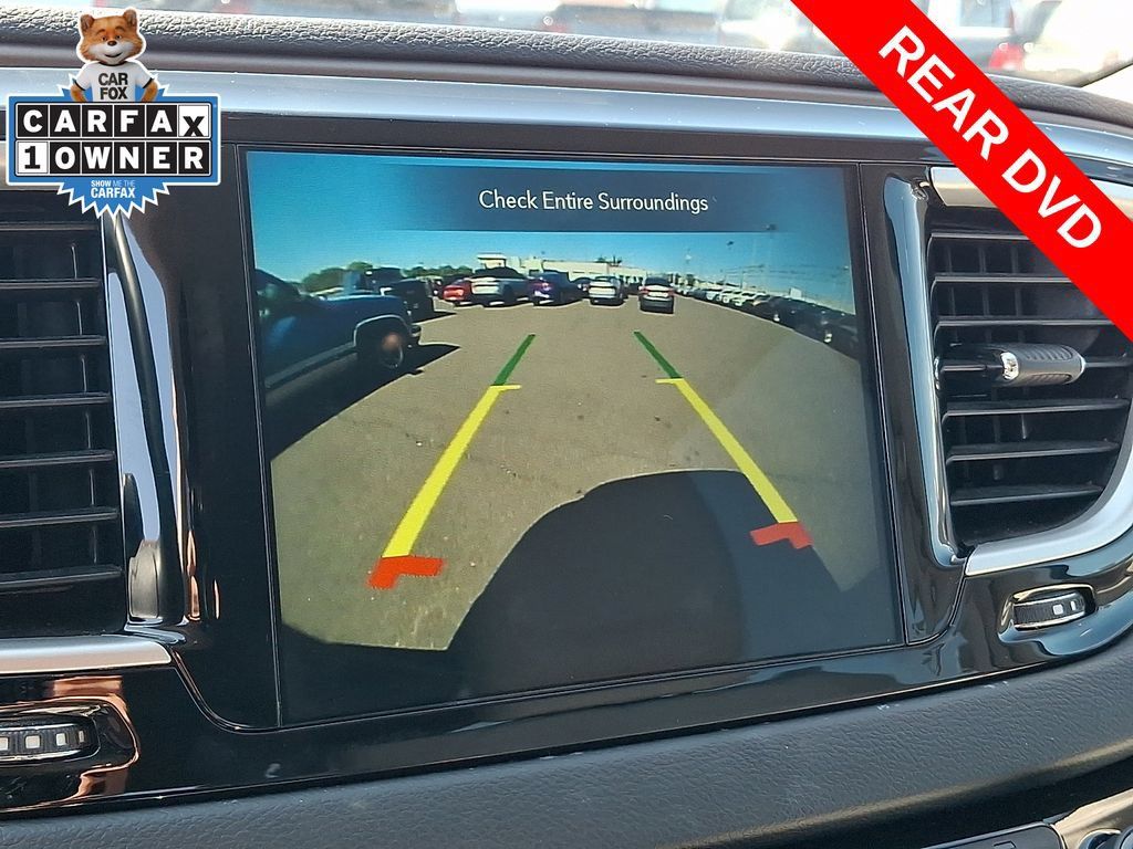 Used 2018 Chrysler Pacifica Touring-L FWD image 19