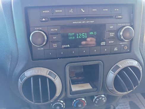 Used 2015 Jeep Wrangler Sport w/ Connectivity Group image 12