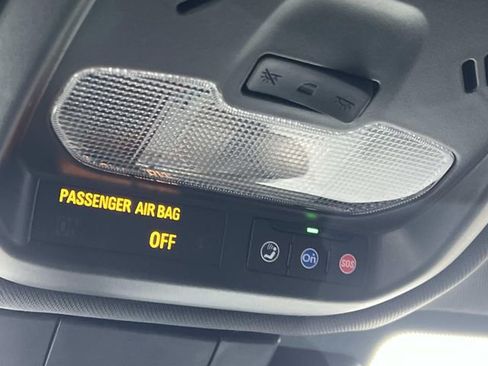 Used 2025 Buick Envista Sport Touring w/ Convenience I Package image 32