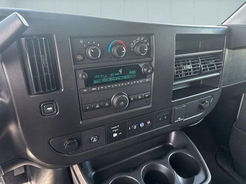 Used 2025 Chevrolet Express 3500 LT w/ LT Preferred Equipment Group RWD image 18