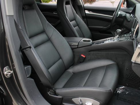 Used 2012 Porsche Panamera image 18