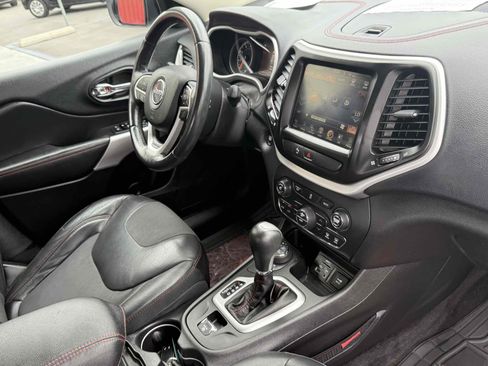 Used 2018 Jeep Cherokee Trailhawk image 52