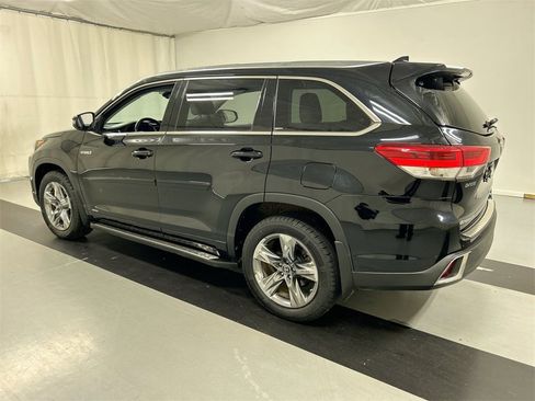 Used 2019 Toyota Highlander Limited image 6