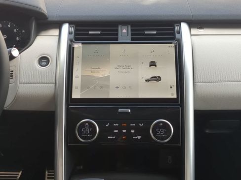 New 2026 Land Rover Discovery Limited Edition AWD/4WD image 30