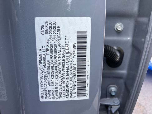 Certified 2025 Honda Pilot Black Edition image 37