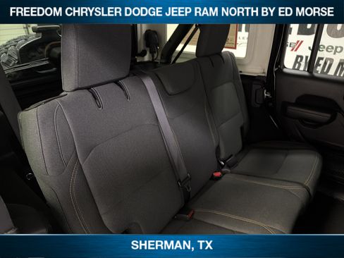 Used 2025 Jeep Wrangler Unlimited Sport AWD/4WD image 10
