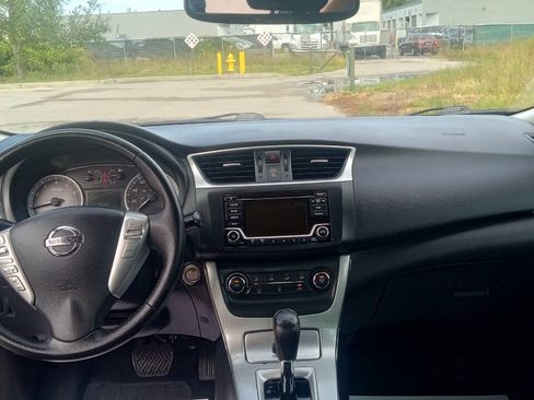 Used 2015 Nissan Sentra SR FWD image 15