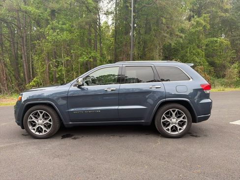 Used 2020 Jeep Grand Cherokee Overland AWD/4WD image 12